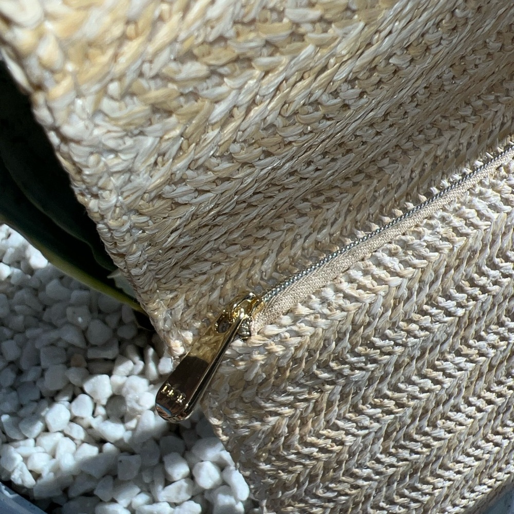 Dior Textured Beige Accessory - Picture 5 of 5